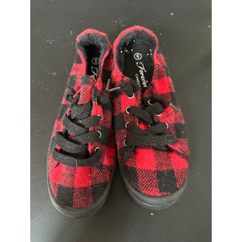 Forever Black‎ and Red Plaid Sneakers in 6 NWOB